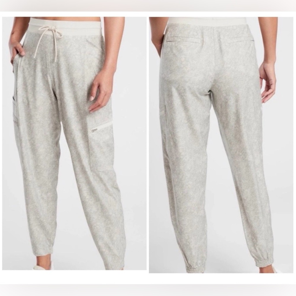 ATHLETA Venture Printed Pant Joggers Viper Gray & Cream Lots of Pockets Size 4.